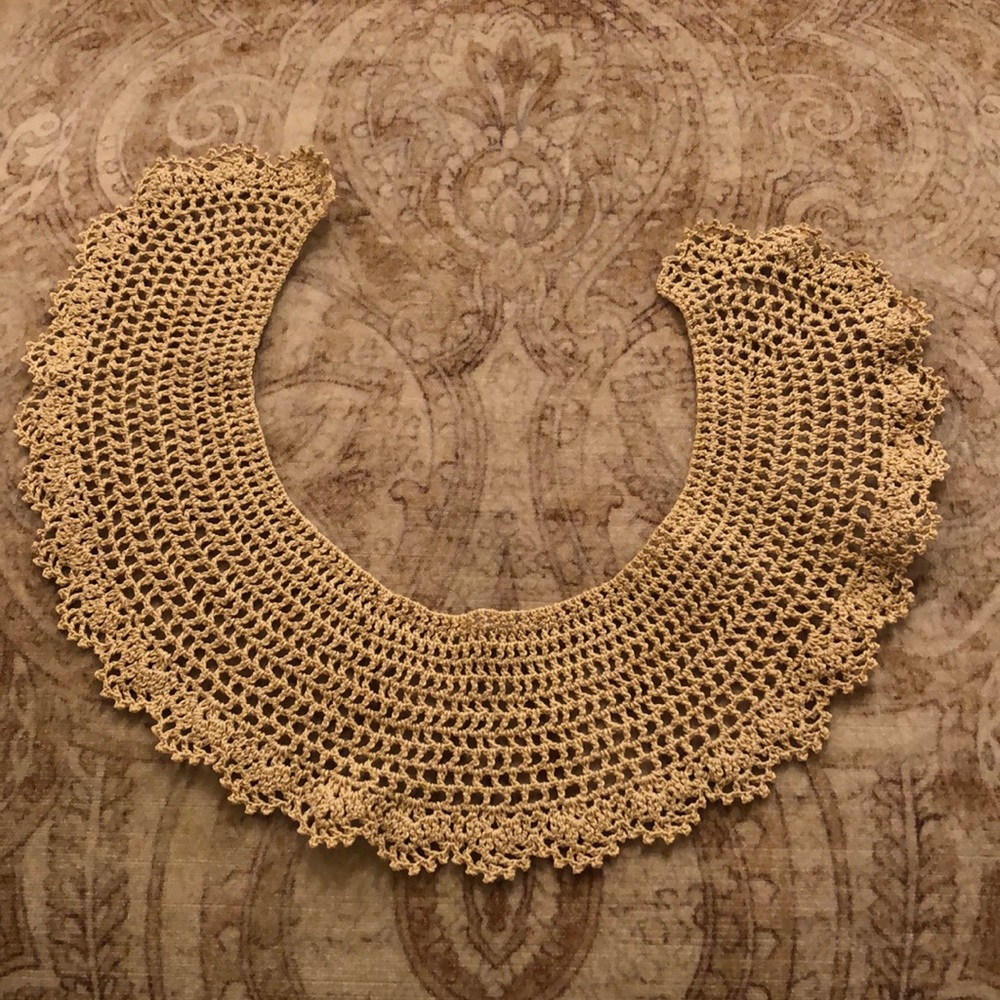 Vintage Brown Crocheted Detachable Collar c 1940s